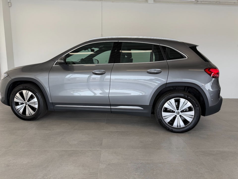 Mercedes EQA300 Progressive 4Matic 5d