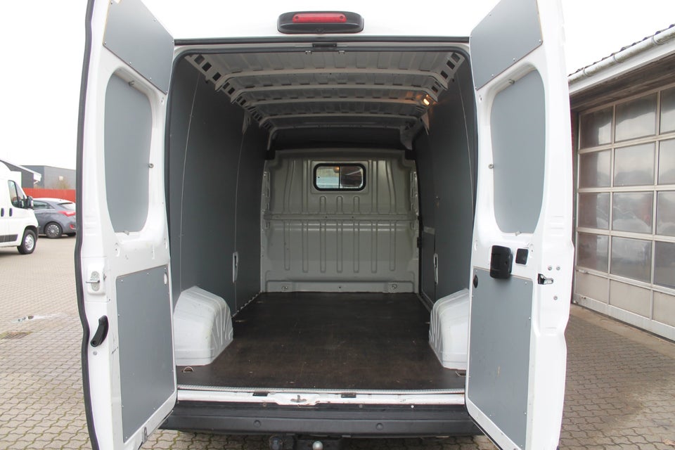 Peugeot Boxer 333 2,2 BlueHDi 140 L3H2 Premium