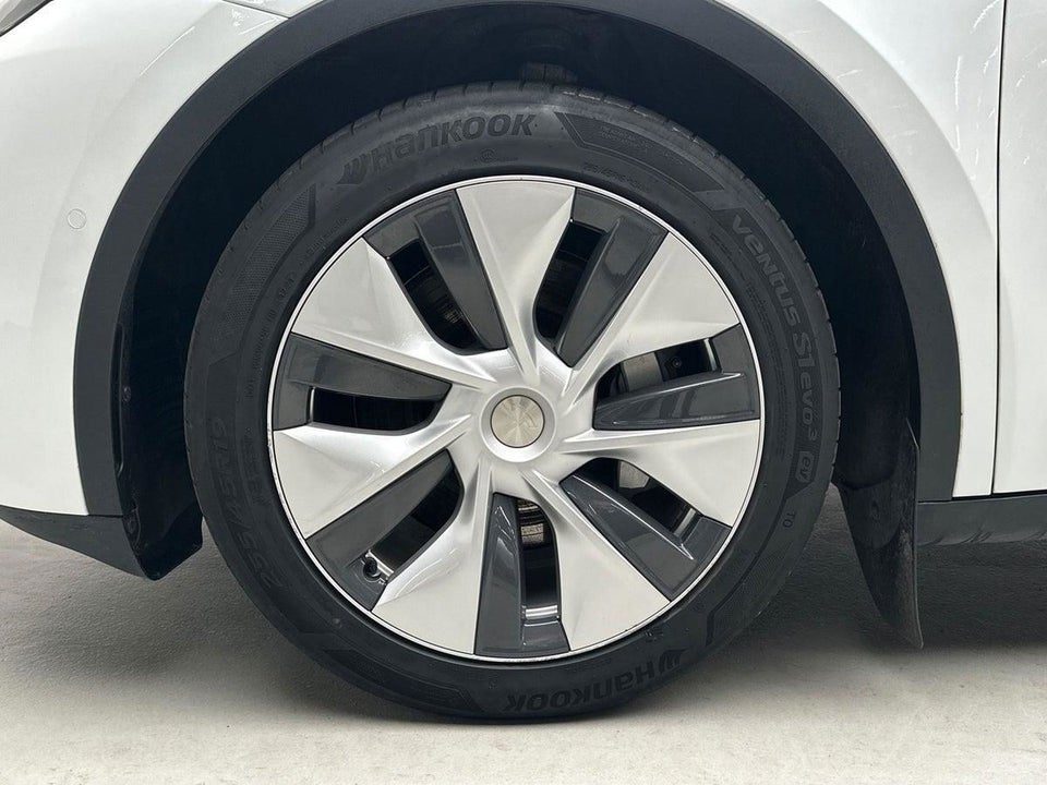 Tesla Model Y Long Range AWD 5d