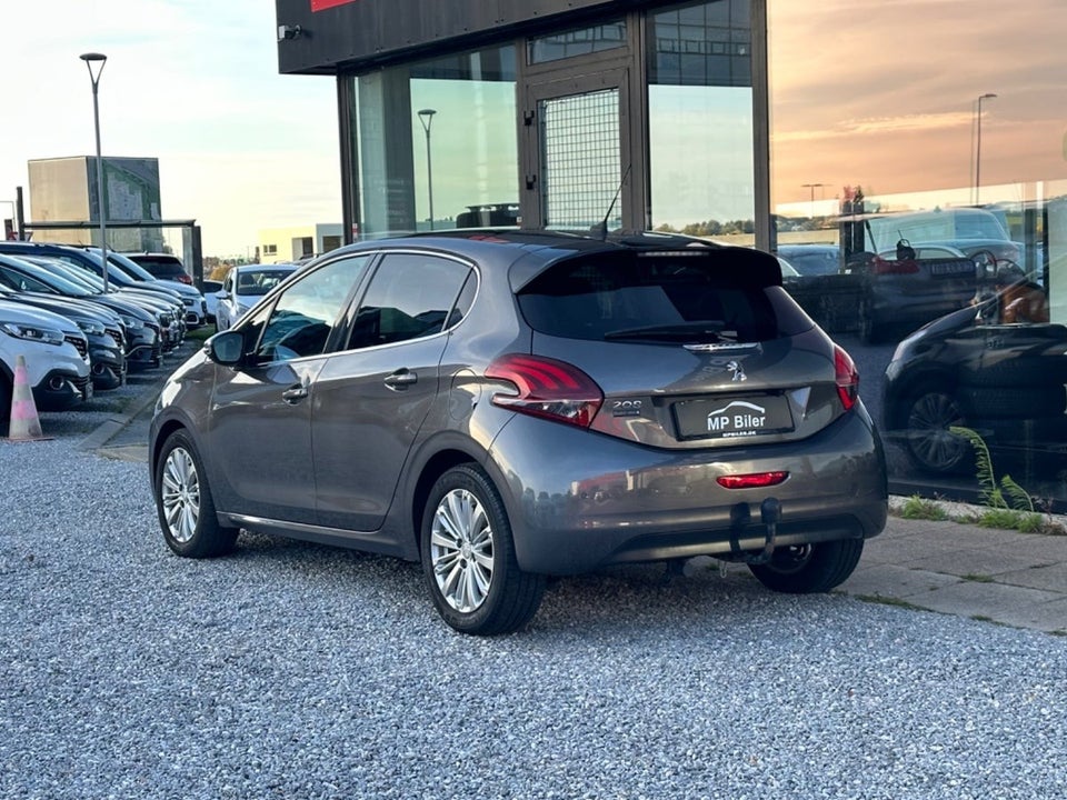 Peugeot 208 1,5 BlueHDi 100 Prestige Sky 5d