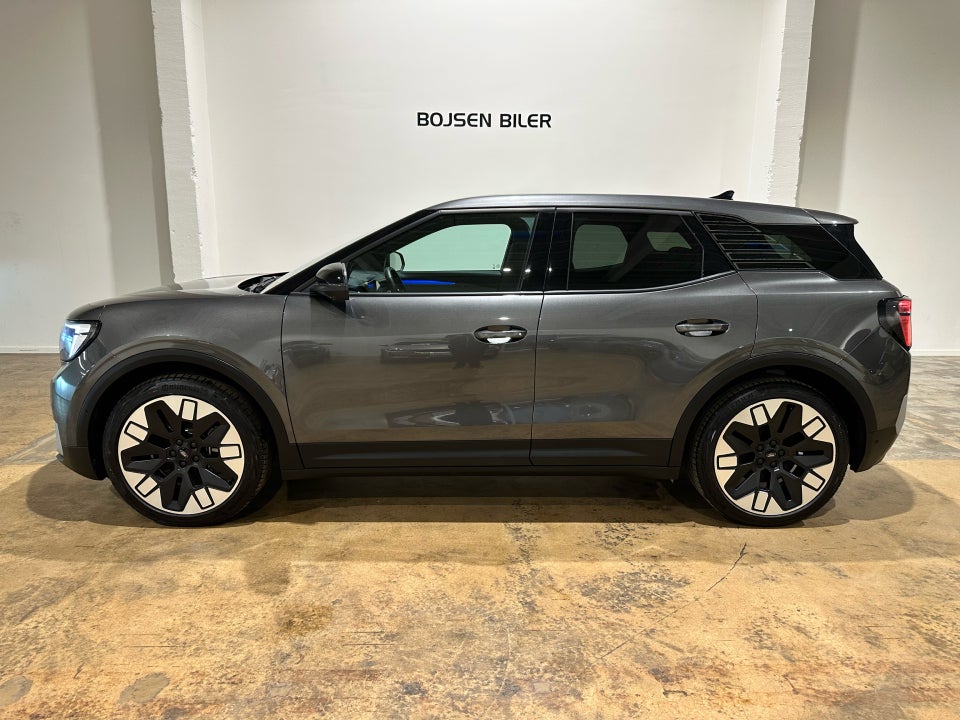 Ford Explorer 82 Premium Extended Range 5d