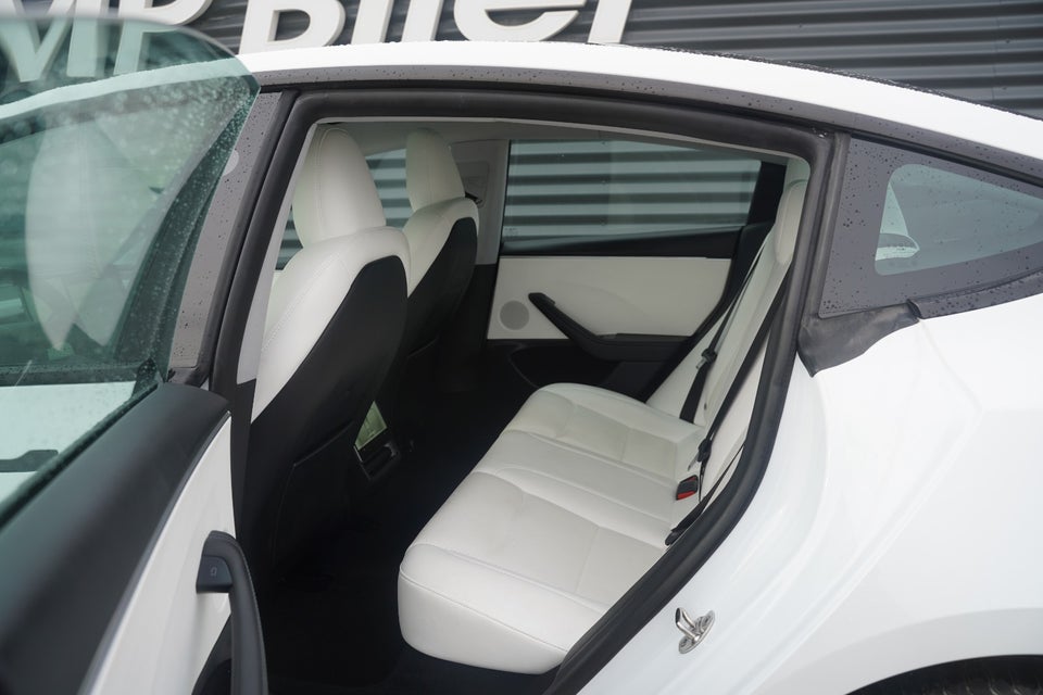 Tesla Model 3 Long Range AWD 4d