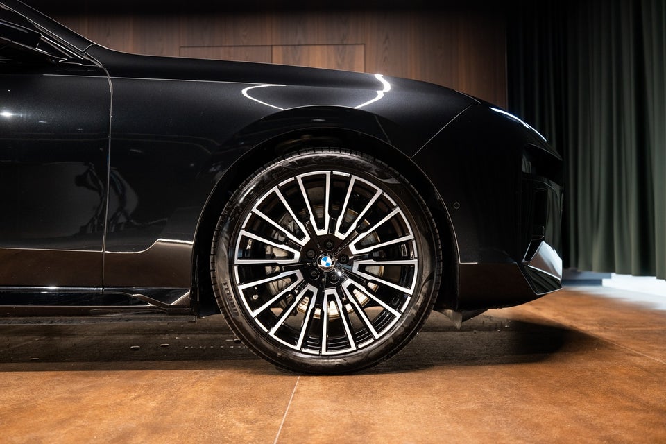BMW i7 eDrive50 M-Sport 4d