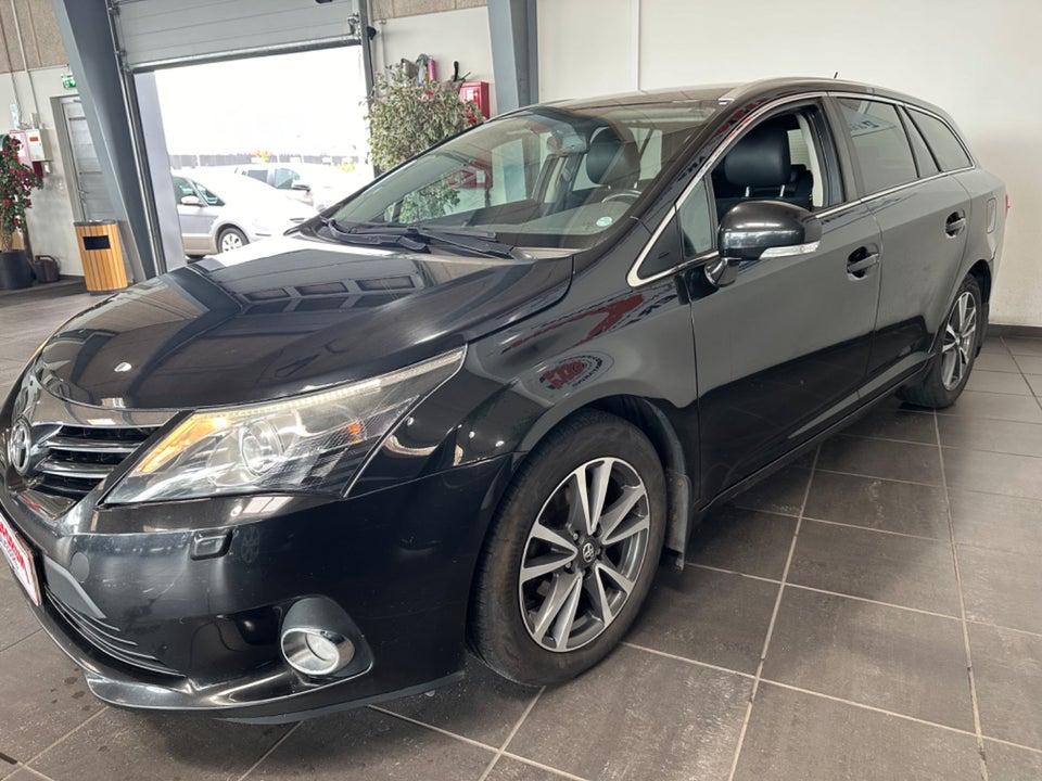 Toyota Avensis 2,0 D-4D T2 Premium stc. 5d