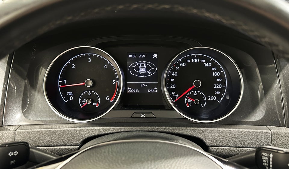 VW Golf VII 1,6 TDi 115 Trendline Variant 5d