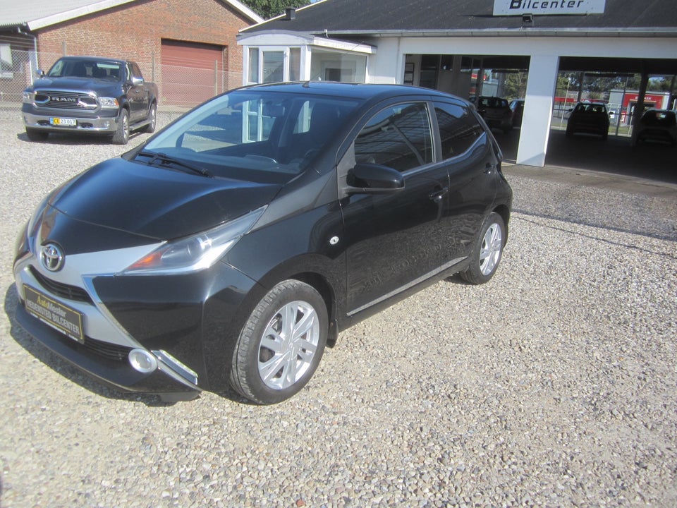 Toyota Aygo 1,0 VVT-i x-black II 5d