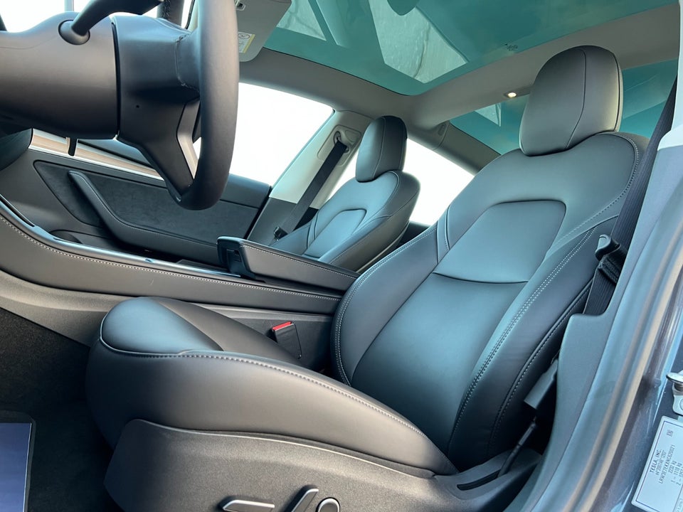 Tesla Model 3 Standard Range+ RWD 4d