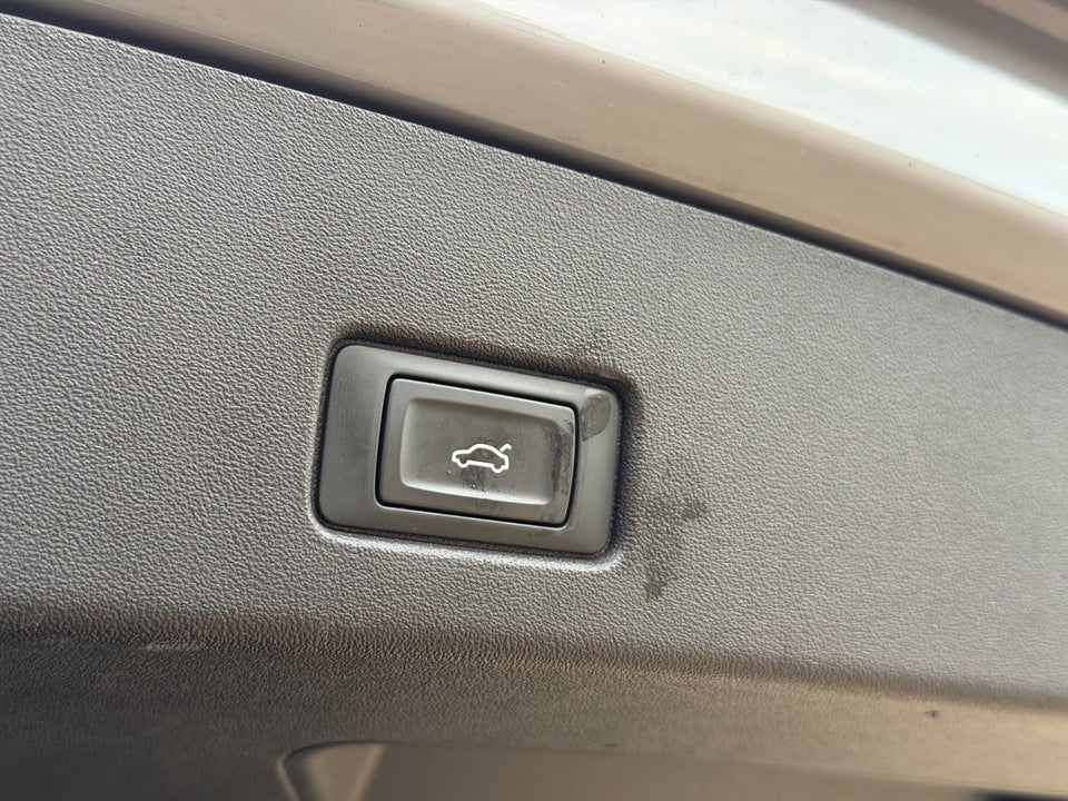 Audi Q4 e-tron 40 Advanced 5d