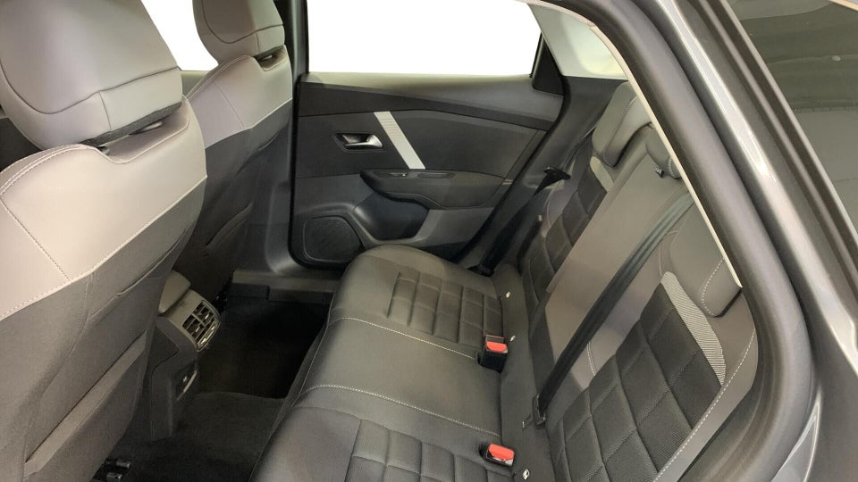 Citroën ë-C4 X 50 Plus 4d