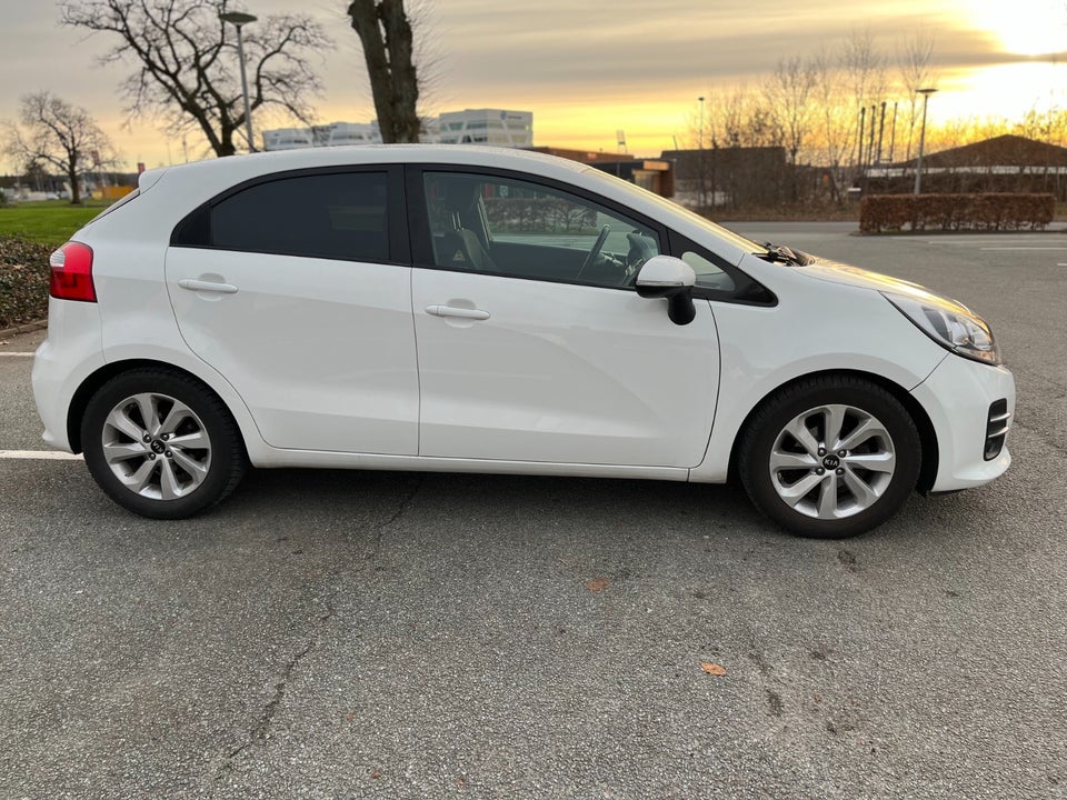Kia Rio 1,2 CVVT Premium 5d