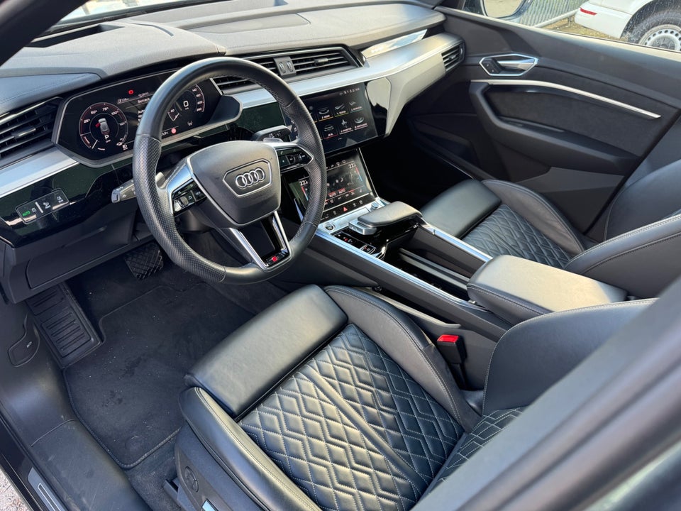 Audi e-tron 55 S-line Sportback quattro 5d