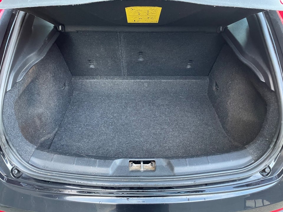 Volvo V40 CC 2,0 D3 150 Kinetic 5d