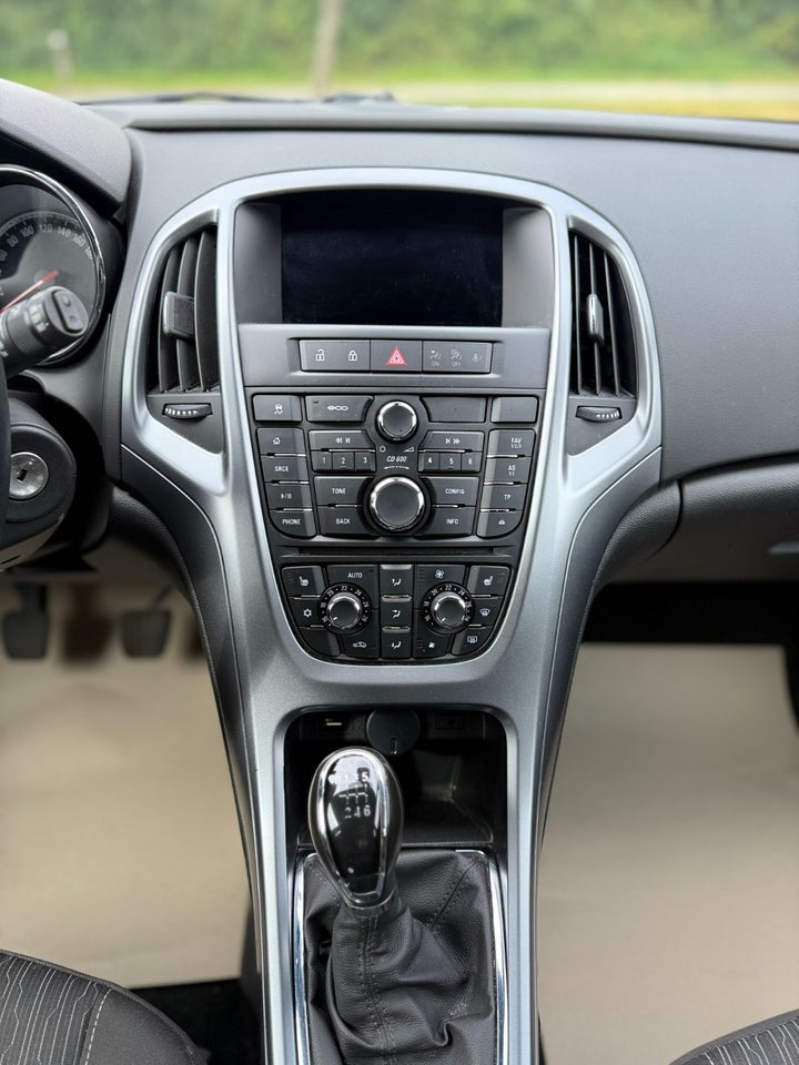 Opel Astra 1,4 T 140 Enjoy 5d