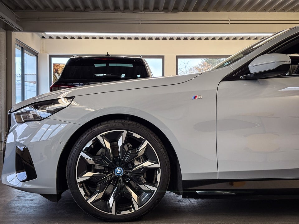 BMW i5 eDrive40 Touring M-Sport 5d
