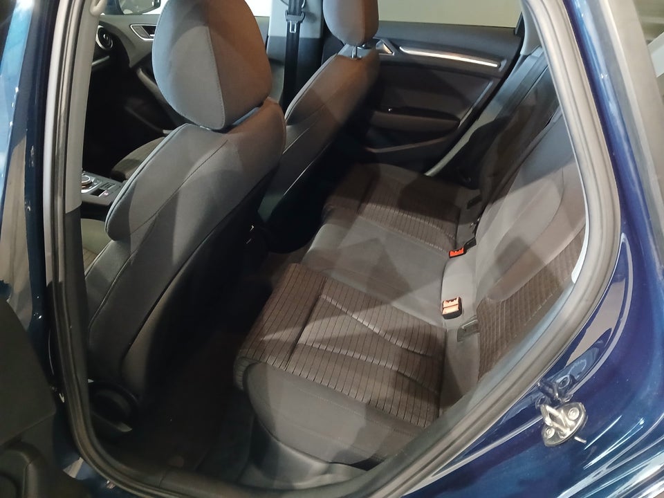 Audi A3 35 TFSi S-line Sportback 5d