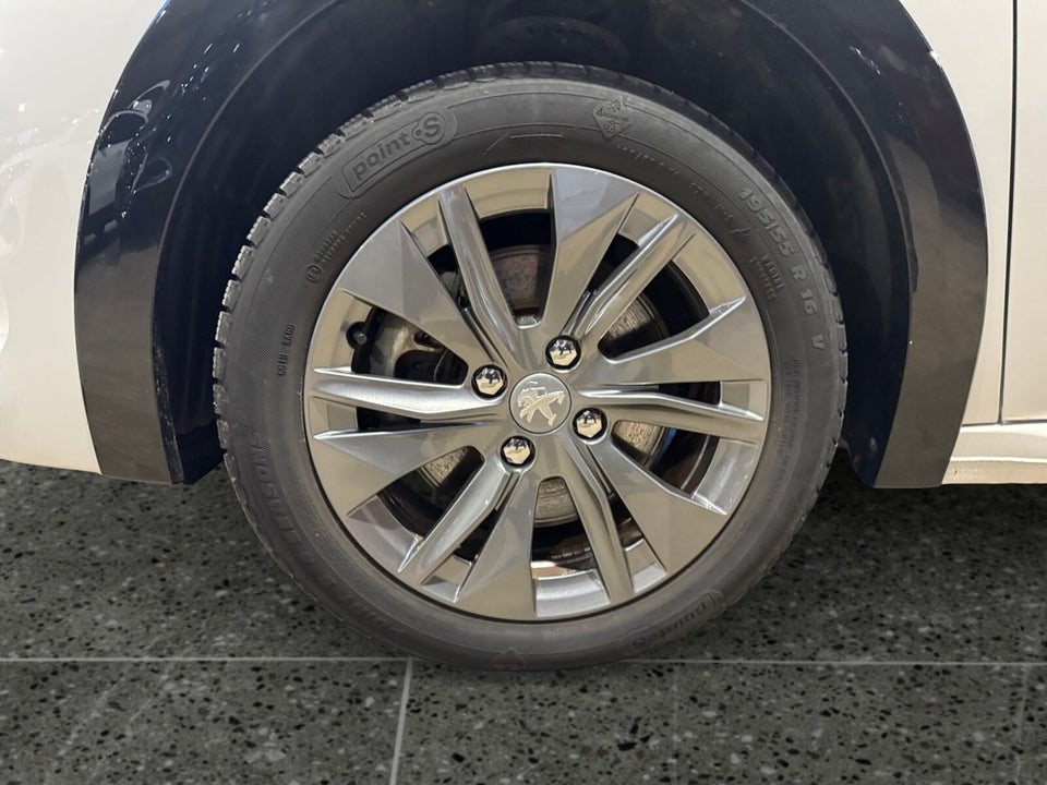 Peugeot e-208 50 Active 5d