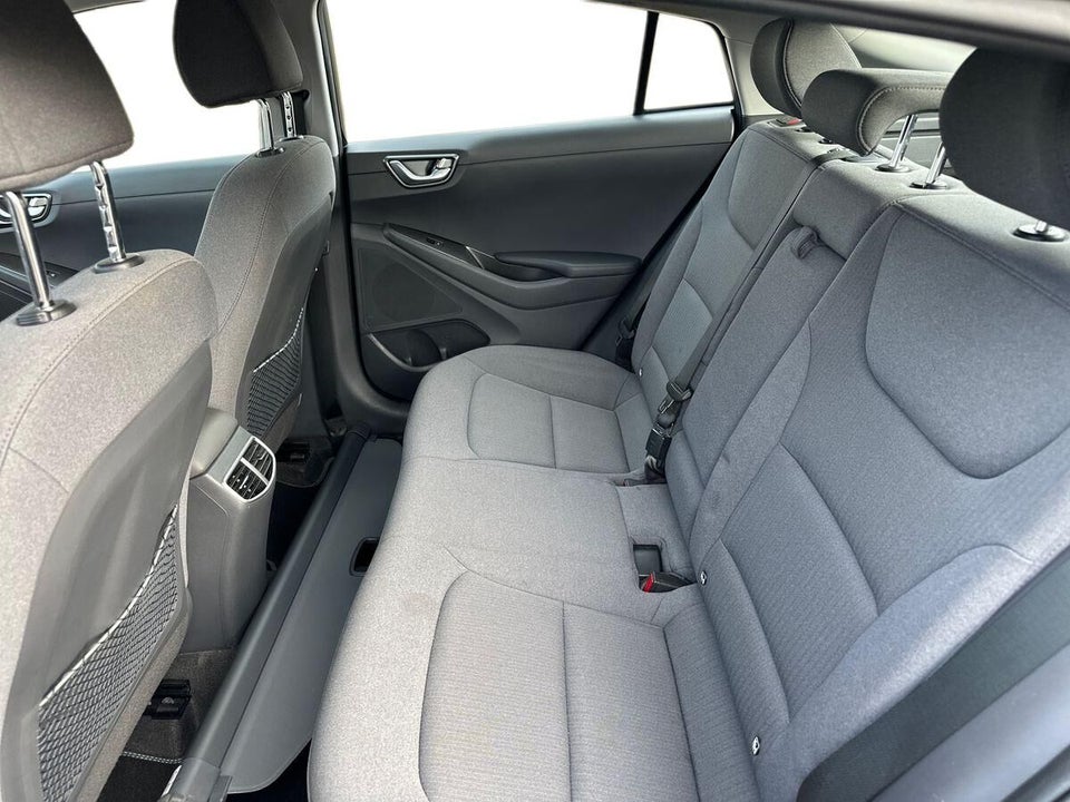 Hyundai Ioniq 40 EV Premium 5d