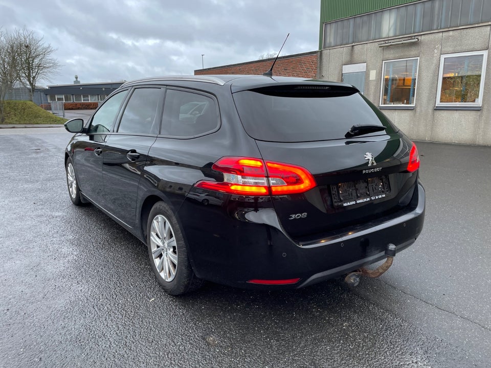 Peugeot 308 1,6 BlueHDi 120 Style SW 5d