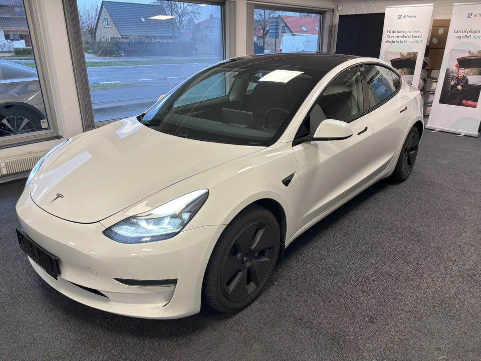 Tesla Model 3 Long Range AWD 4d