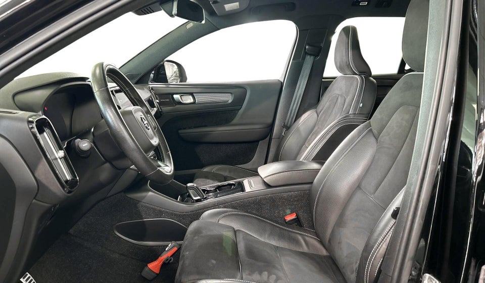 Volvo XC40 P8 ReCharge Twin R-Design 5d