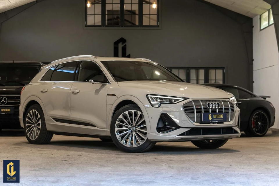 Audi e-tron 55 quattro 5d