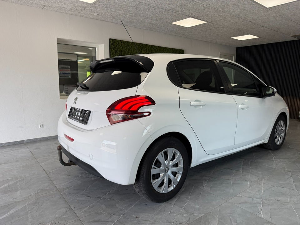 Peugeot 208 1,6 BlueHDi 100 Active 5d