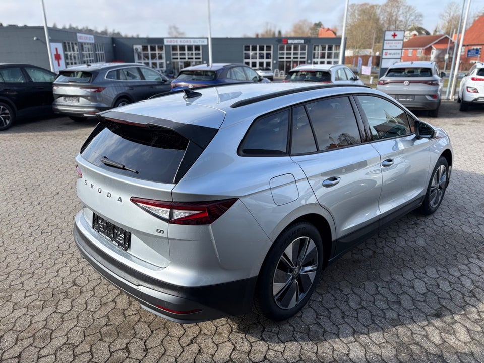 Skoda Enyaq 60 iV Loft 5d