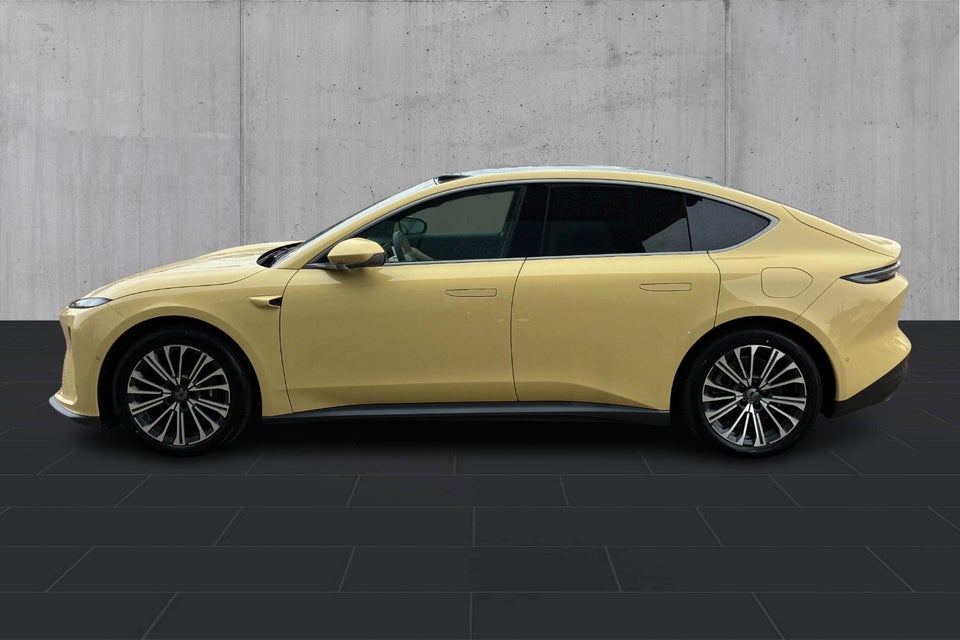 NIO ET5 75 Standard Range 4d