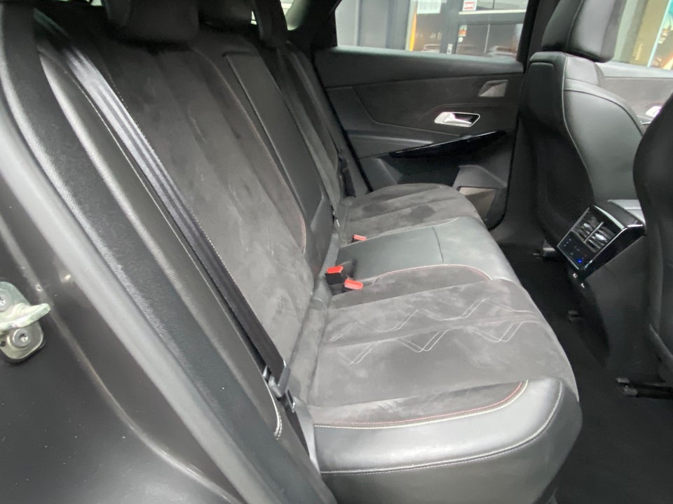 DS DS 7 CrossBack 1,6 E-Tense Exclusive EAT8 AWD 5d