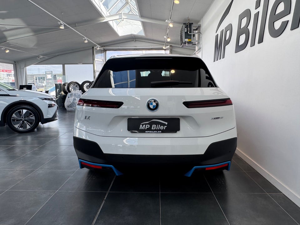 BMW iX xDrive40 Sport 5d