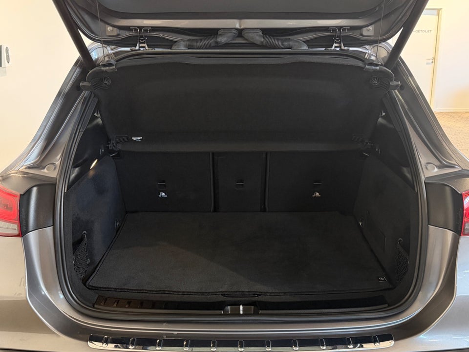 Mercedes EQA300 AMG Line 4Matic 5d