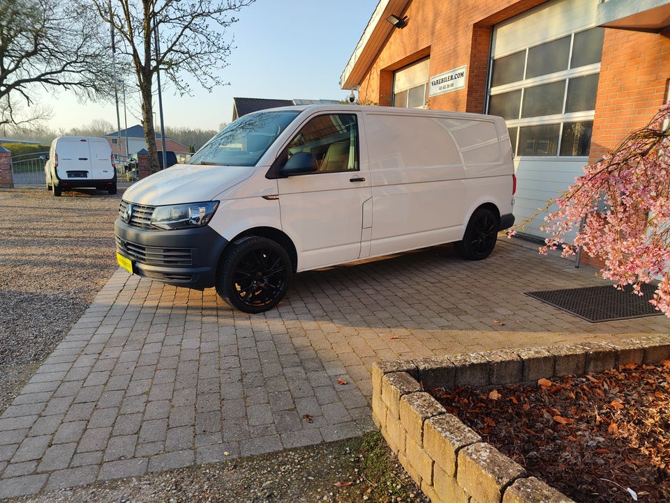 VW Transporter 2,0 TDi 150 Kassevogn DSG lang