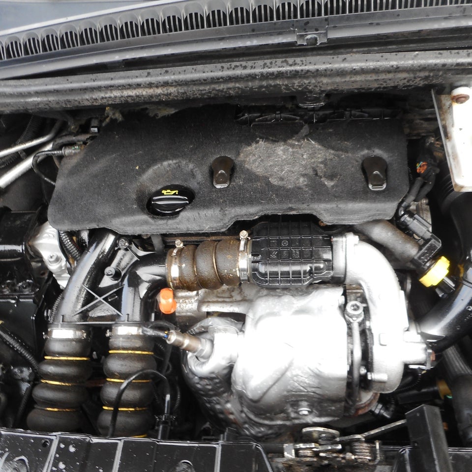 Peugeot 3008 1,6 HDi 112 Active 5d