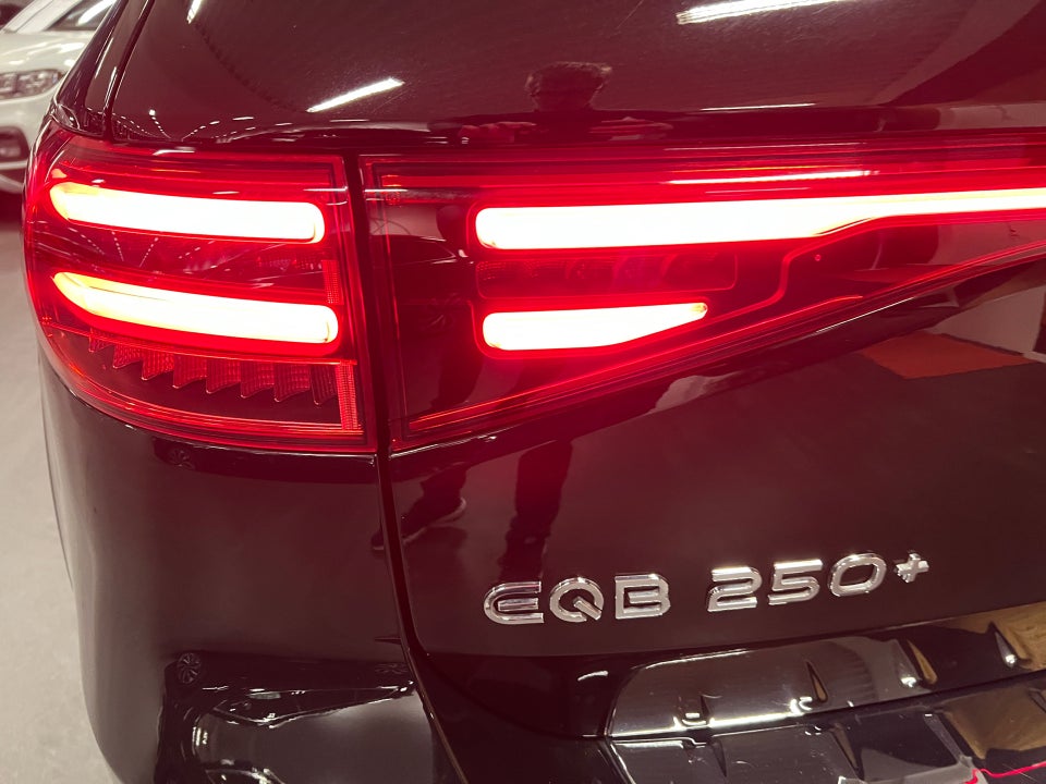 Mercedes EQA250+ Progressive Advance 5d