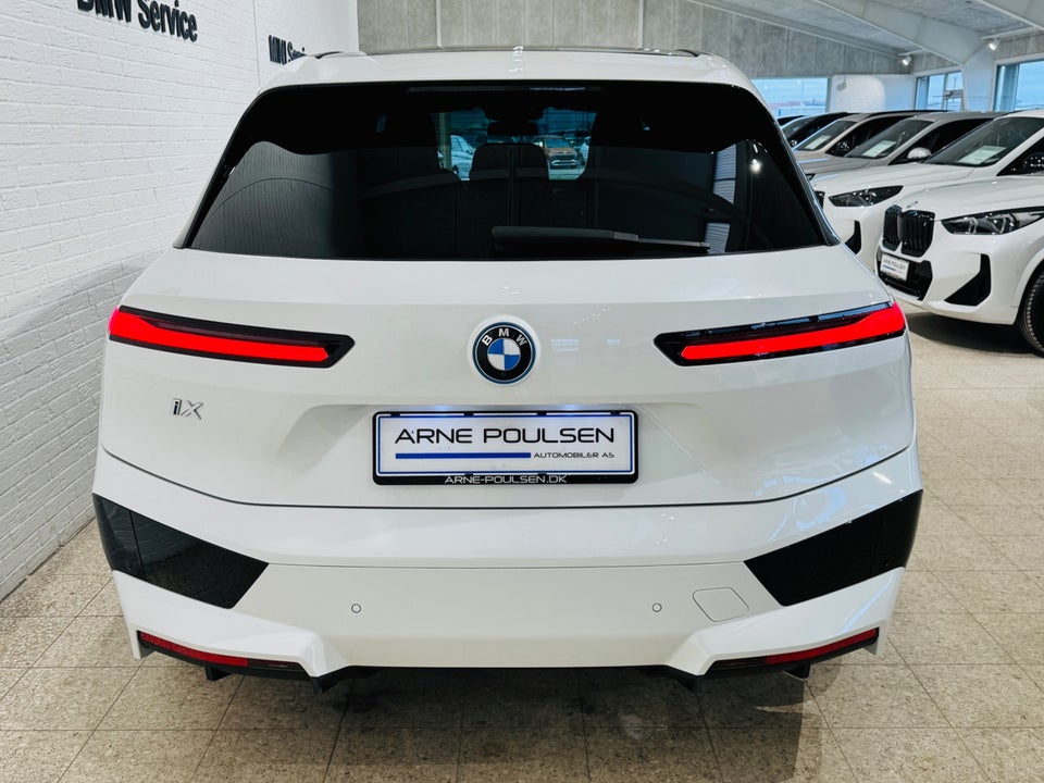 BMW iX xDrive40 Supercharged 5d