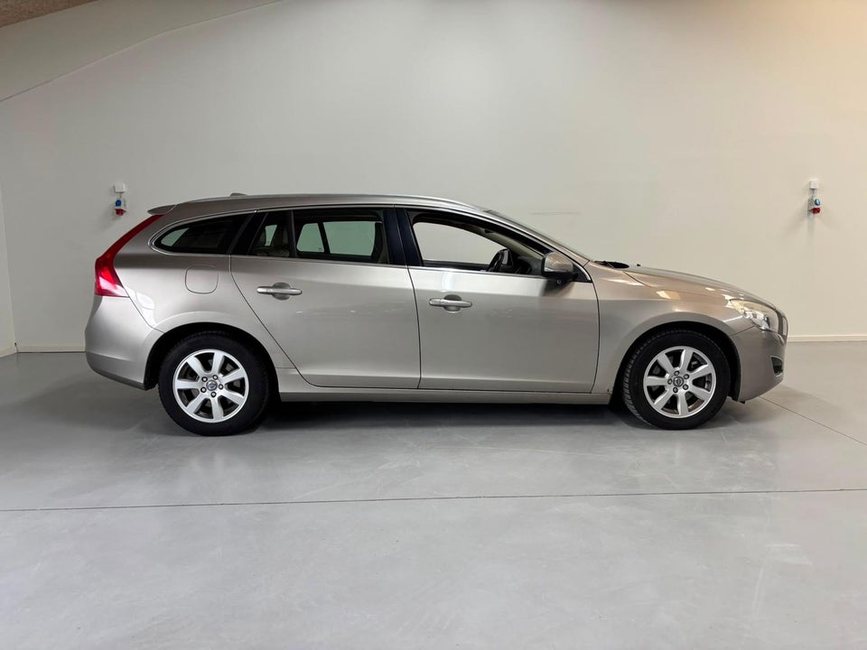 Volvo V60 2,0 D3 163 Summum aut. 5d