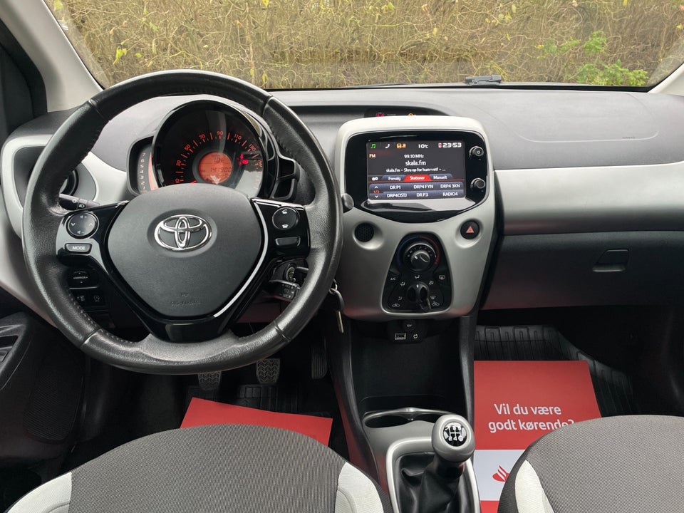 Toyota Aygo 1,0 VVT-i x-touch 5d