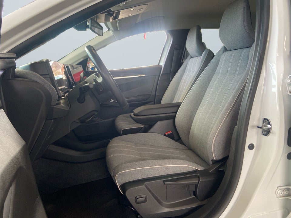 Renault Megane E-Tech 40 Equilibre 5d