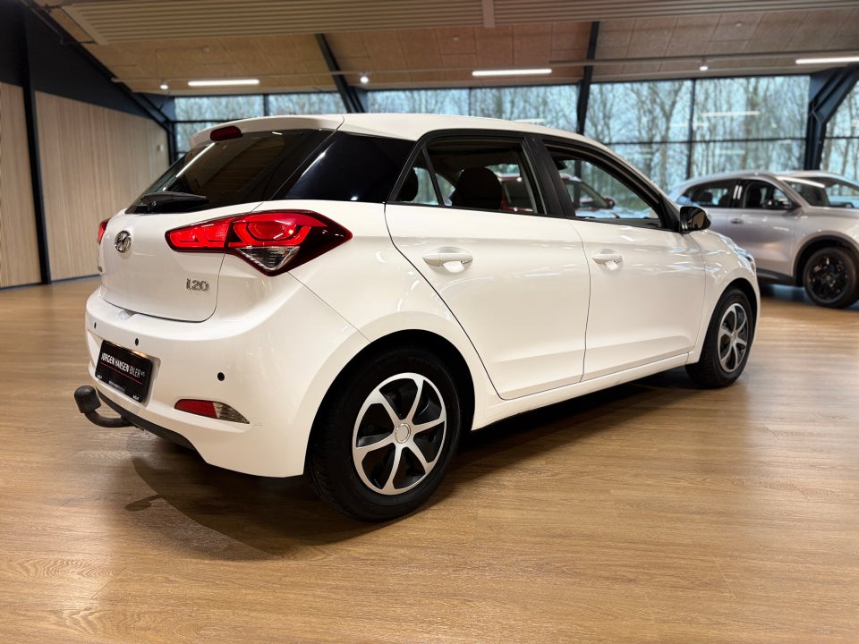 Hyundai i20 1,25 Passion 5d