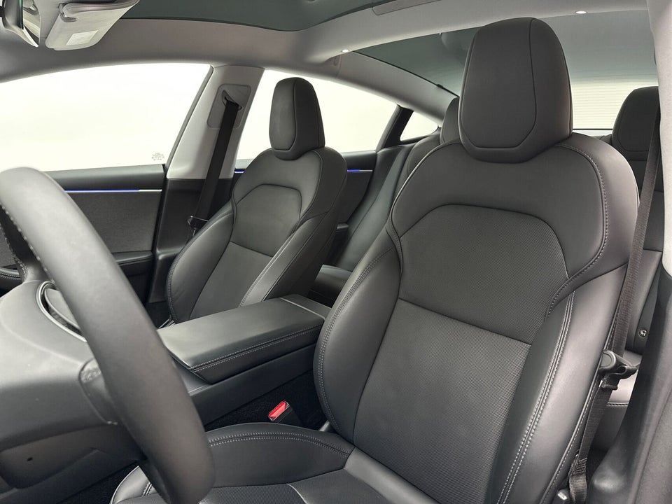 Tesla Model 3 RWD 4d