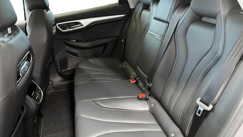 MG Marvel R Performance 5d