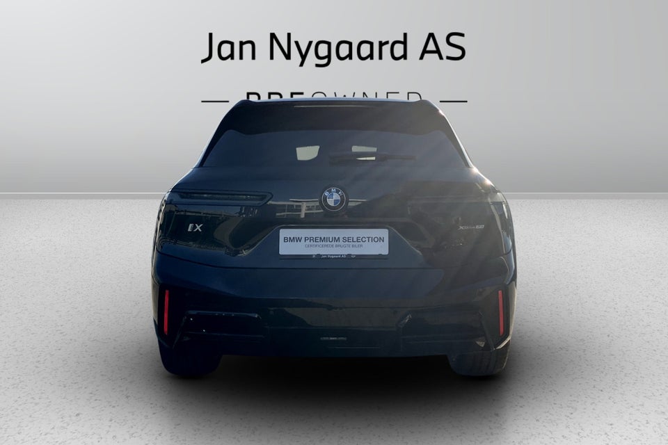 BMW iX xDrive60 Fully Charged 5d