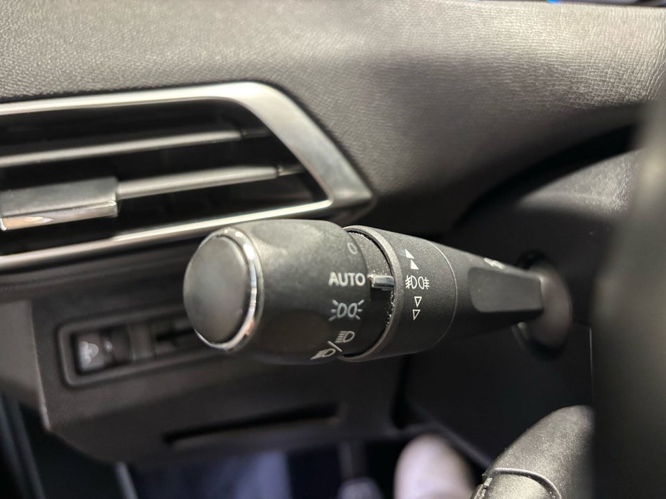 Peugeot 3008 1,5 BlueHDi 130 Allure 5d