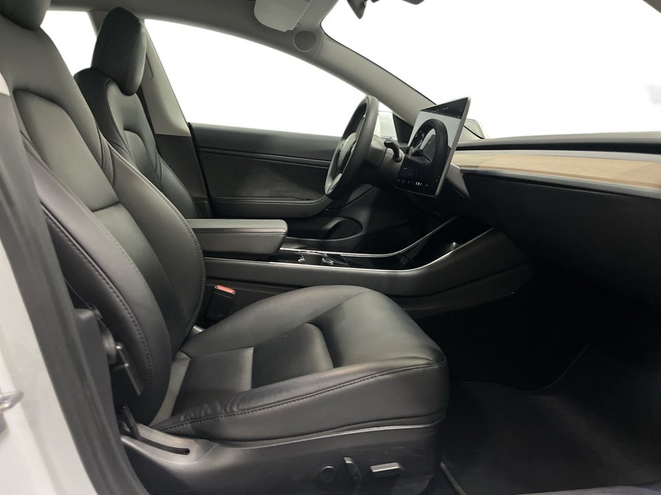 Tesla Model 3 Long Range AWD 4d