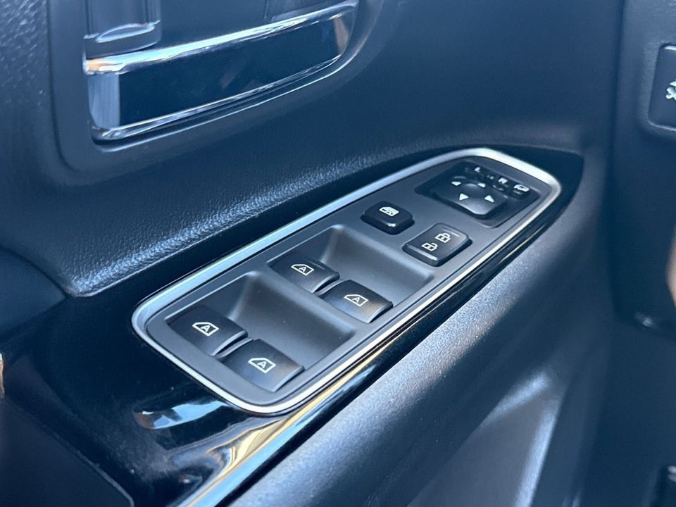 Mitsubishi Outlander 2,4 PHEV Intense CVT 4WD 5d