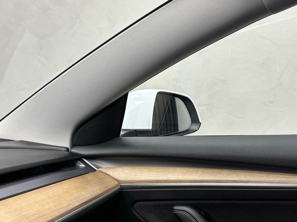 Tesla Model 3 Standard Range+ RWD 4d