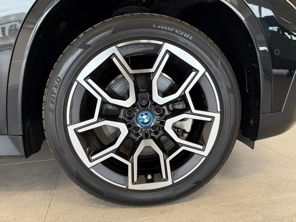 BMW iX1 xDrive30 X-Line 5d