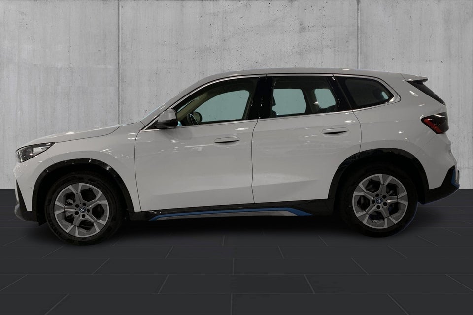 BMW iX1 xDrive30 X-Line 5d