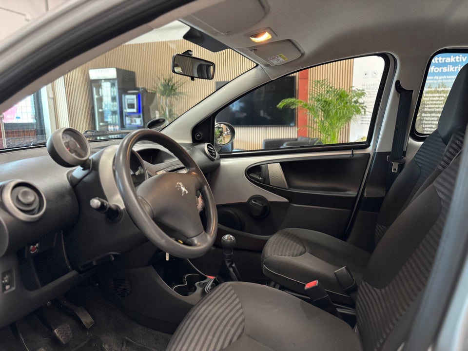 Peugeot 107 1,0 Champion Air 5d