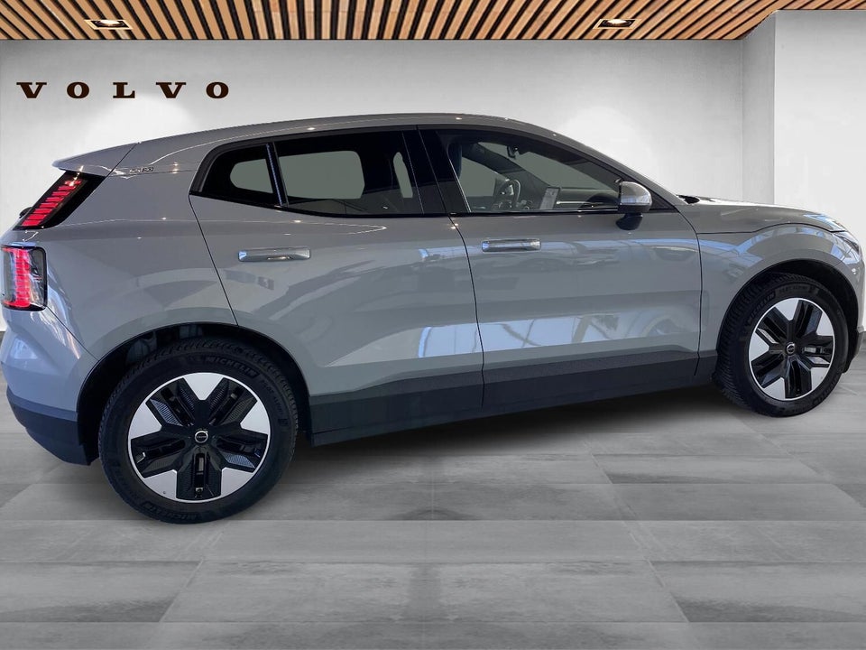 Volvo EX30 Extended Range Core 5d